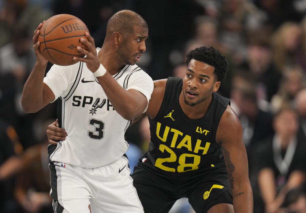 更是对他在 更是对他在