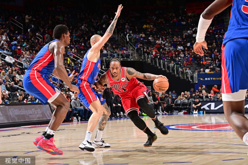 对年轻球员 对年轻球员