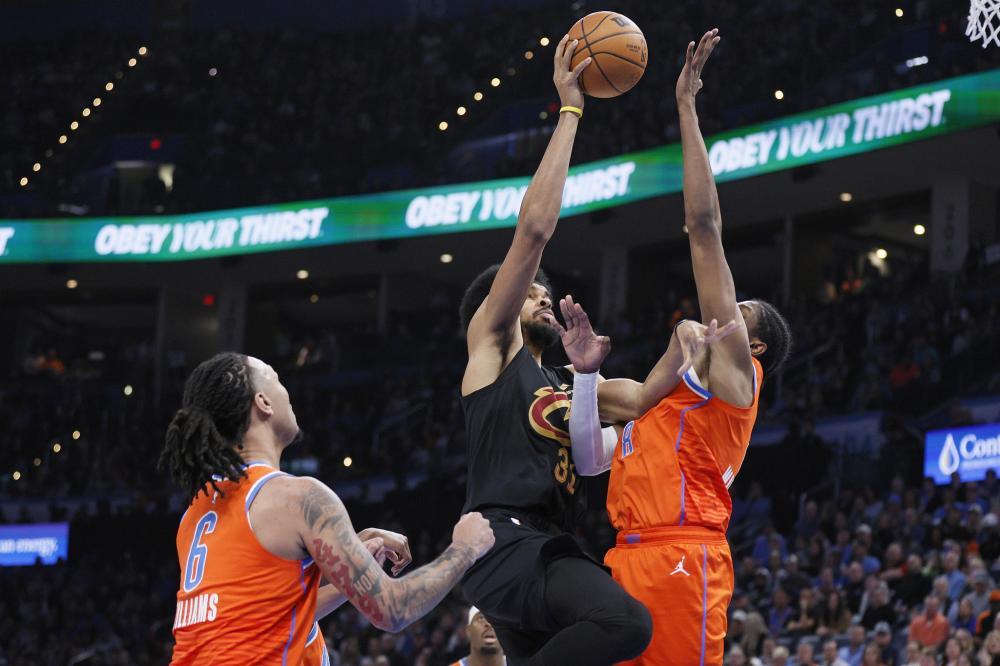 2.26米张子宇首秀12分钟18+7：身旁韩旭显娇小 名嘴高赞不可阻挡